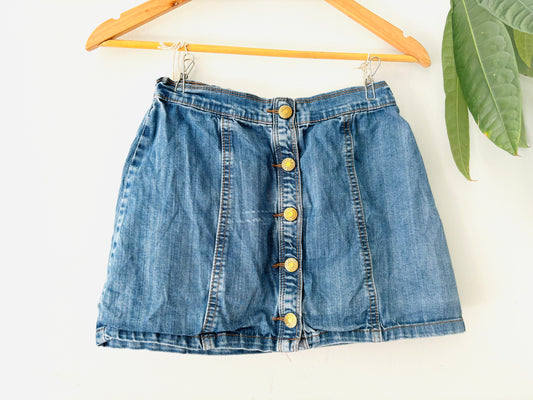 The Denim Skirt (Size 6)