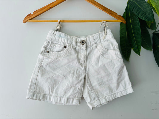 The Plain White Short (Size 7)