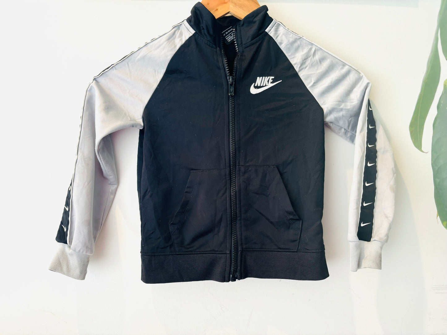 The Nike Zip (Size 4)