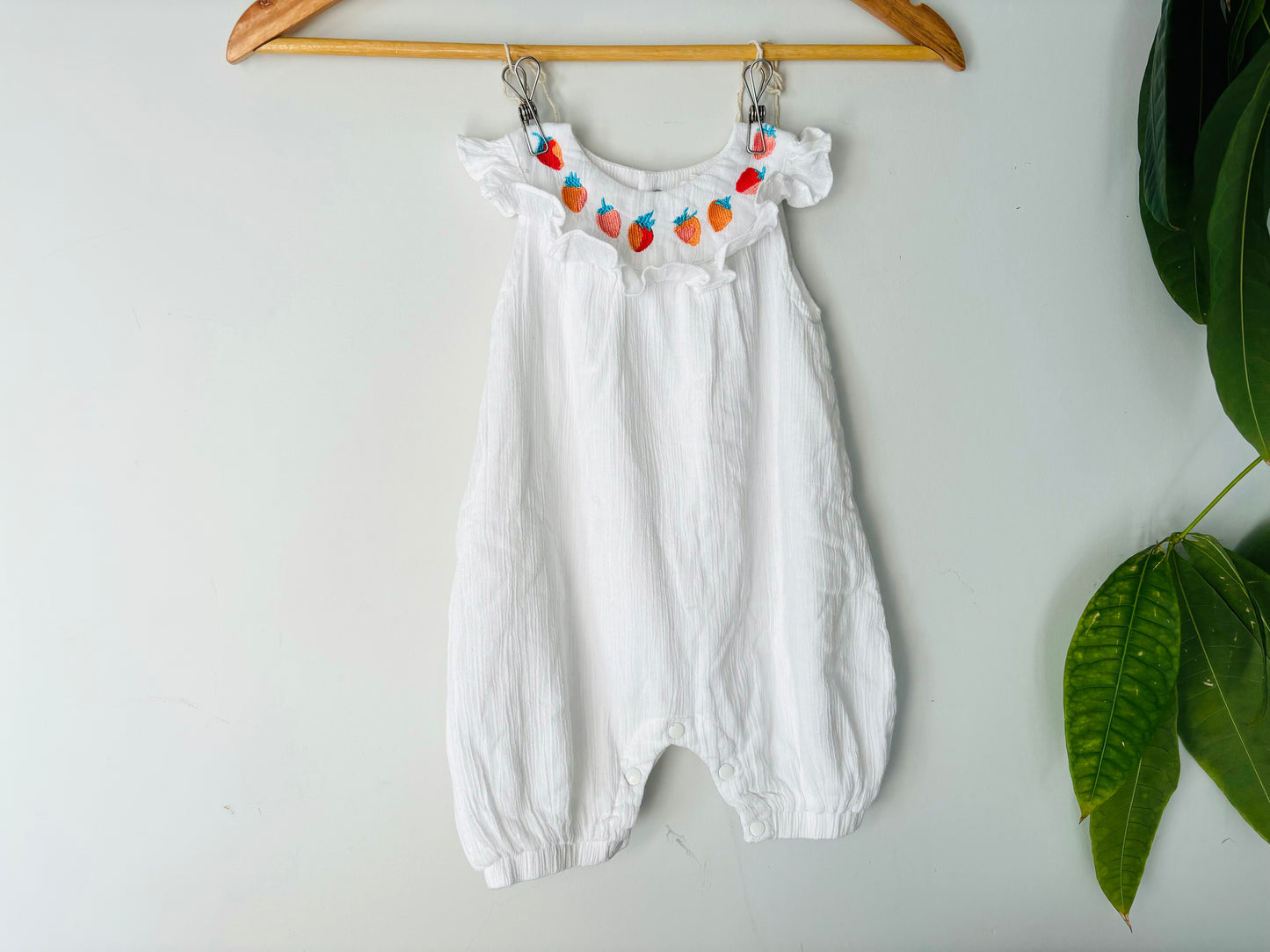 The Strawb Romper (Size 3m)